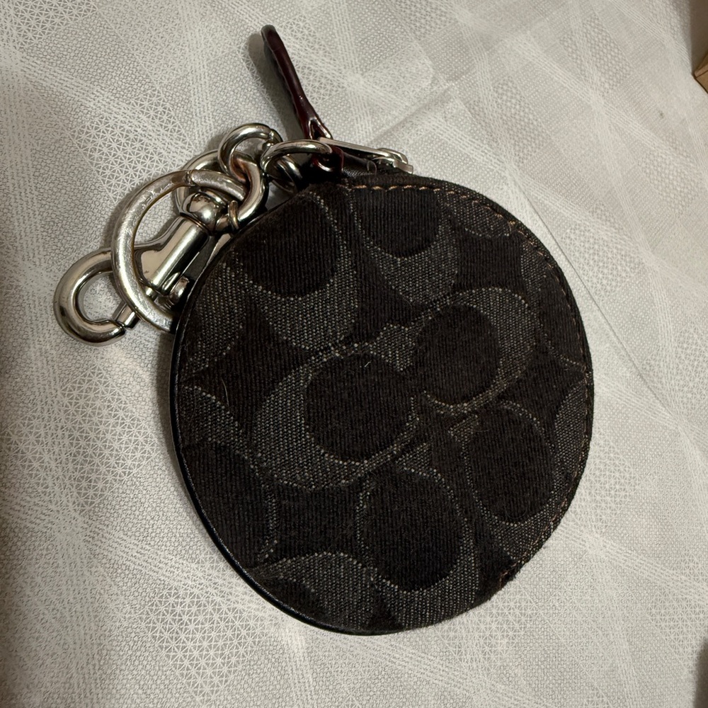 Coach Black Signature Round Coin Pouch Key Clip - Picture 4 of 8